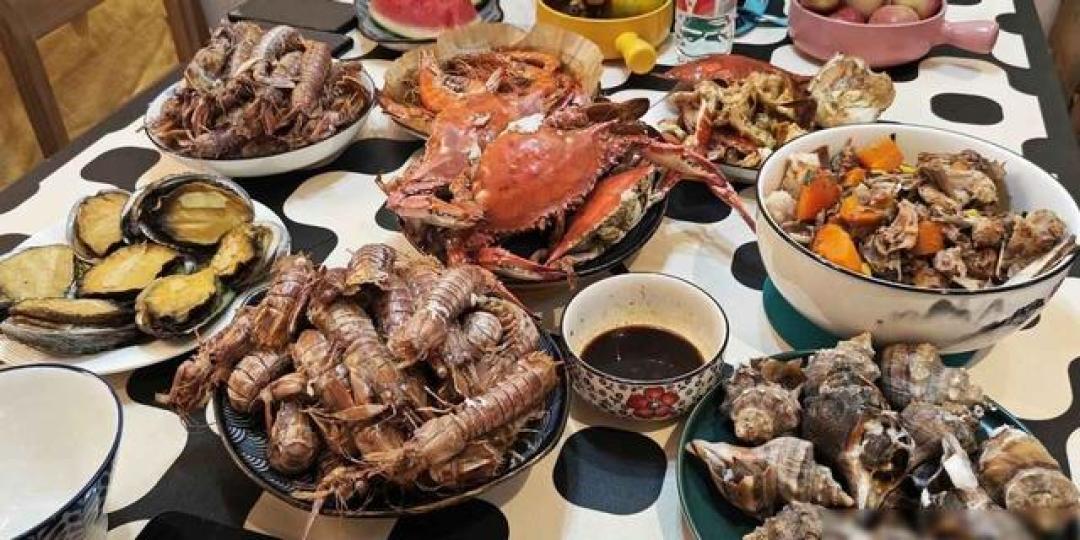 日本海鲜堆成山,中国水产悄悄反向卖进东京,连“消尿酸”都火了
