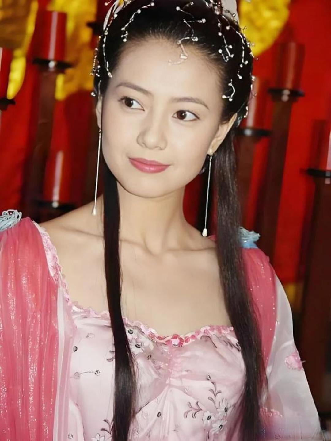 高圆圆六个古装代表角色,周芷若因爱生恨,柳生飘絮最可悲