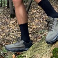 4个被中产追捧的运动鞋品牌，背后资本竟是安踏！比阿迪、耐克香