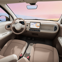 小姐姐代步车上新 全新宏光MINIEV内饰公布：副驾驶有一绝