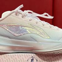 李宁利刃5V2低帮篮球鞋：高性能实战装备