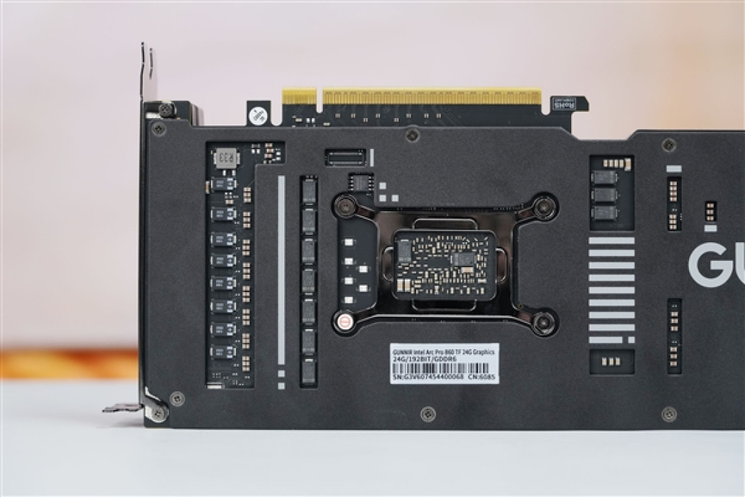 四张英特尔锐炫Pro B60显卡加持!长城世恒X-AIGC工作站图赏
