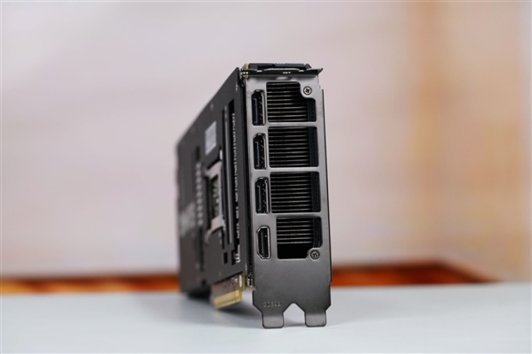 四张英特尔锐炫Pro B60显卡加持!长城世恒X-AIGC工作站图赏