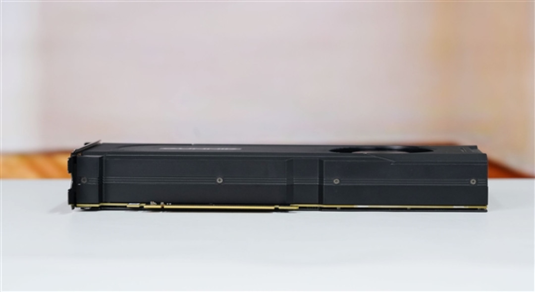 四张英特尔锐炫Pro B60显卡加持!长城世恒X-AIGC工作站图赏