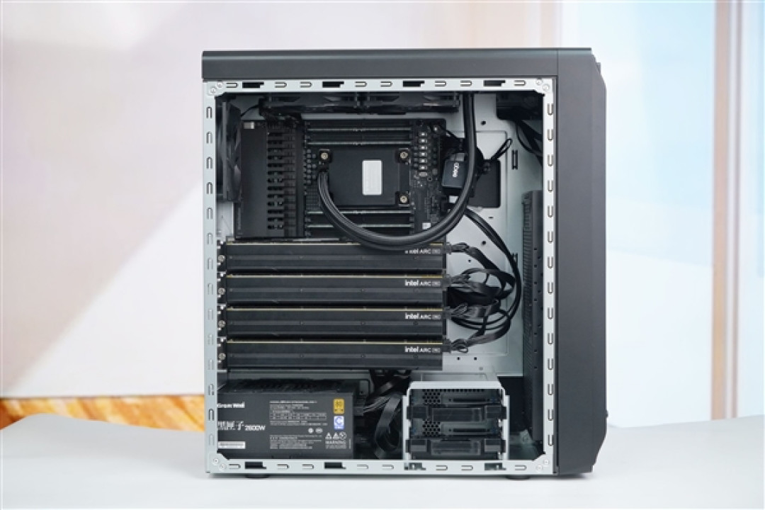 四张英特尔锐炫Pro B60显卡加持!长城世恒X-AIGC工作站图赏
