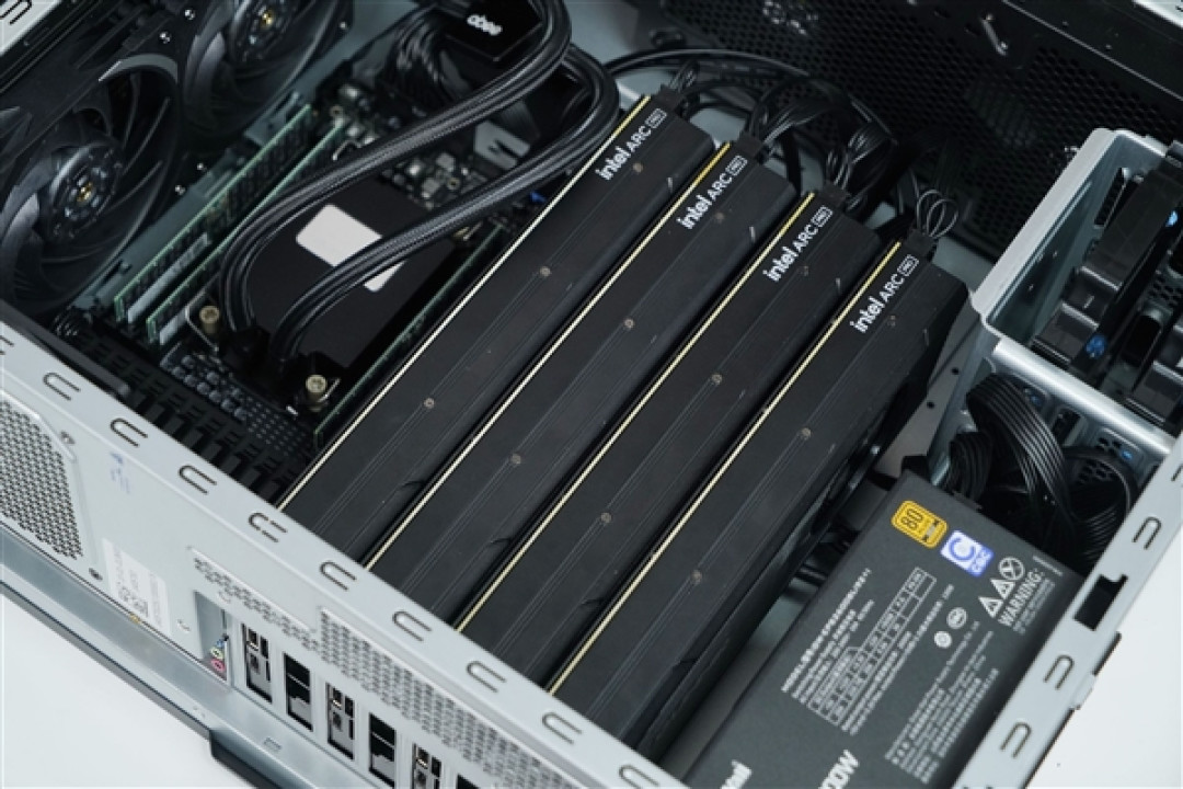 四张英特尔锐炫Pro B60显卡加持!长城世恒X-AIGC工作站图赏