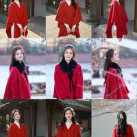 红色长大衣如何搭配才能穿出不一样的惊艳感？