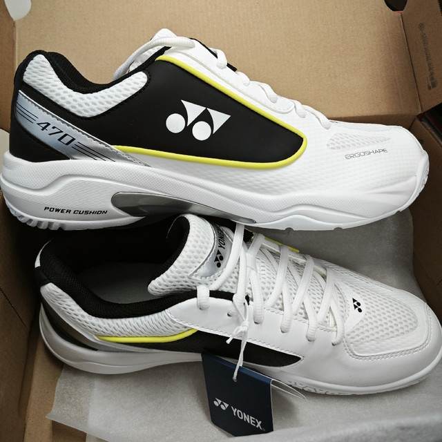 尤尼克斯羽毛球鞋号称线上没赢过，线下没输过？