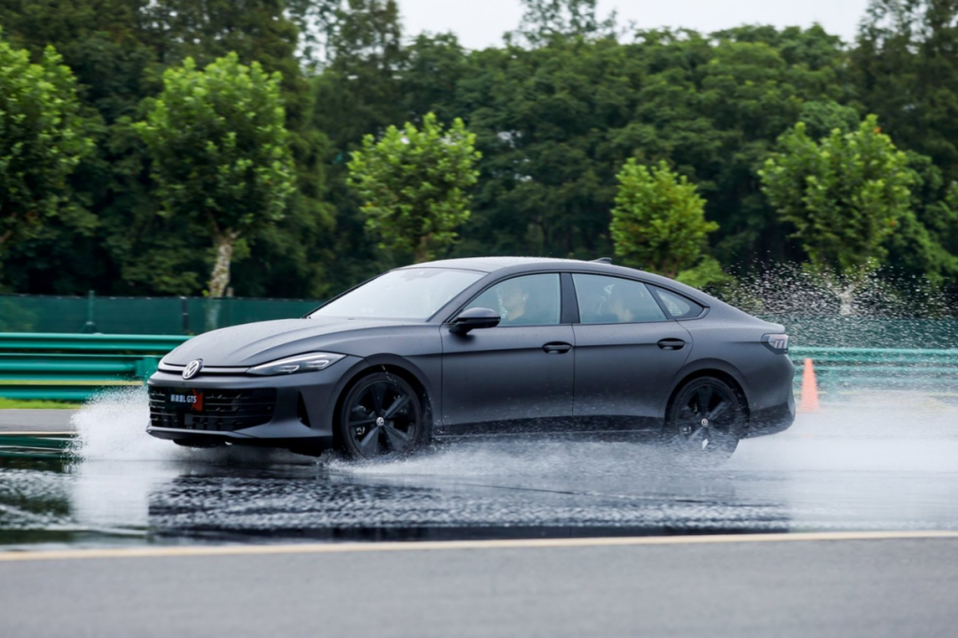 速腾L加8千升级2.0T！13万+入手2.0T凌渡L GTS高性能轿跑
