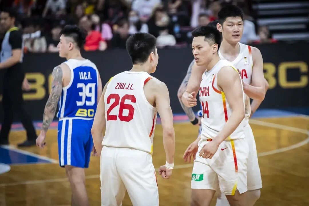 连续两场逆转,中国男篮打出久违的血性!