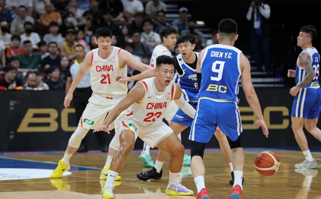 中国队11分逆转台北拿下胜利,赛后郭士强、赵睿痛哭,下战王俊杰、杨瀚森回归,将迎来强势晋级
