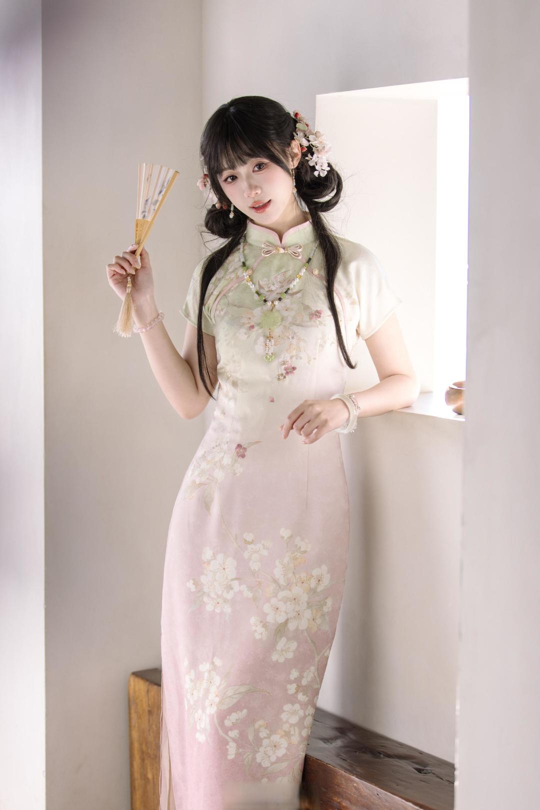告别老气与挑身材,改良旗袍这样穿,解锁日常高级时髦感