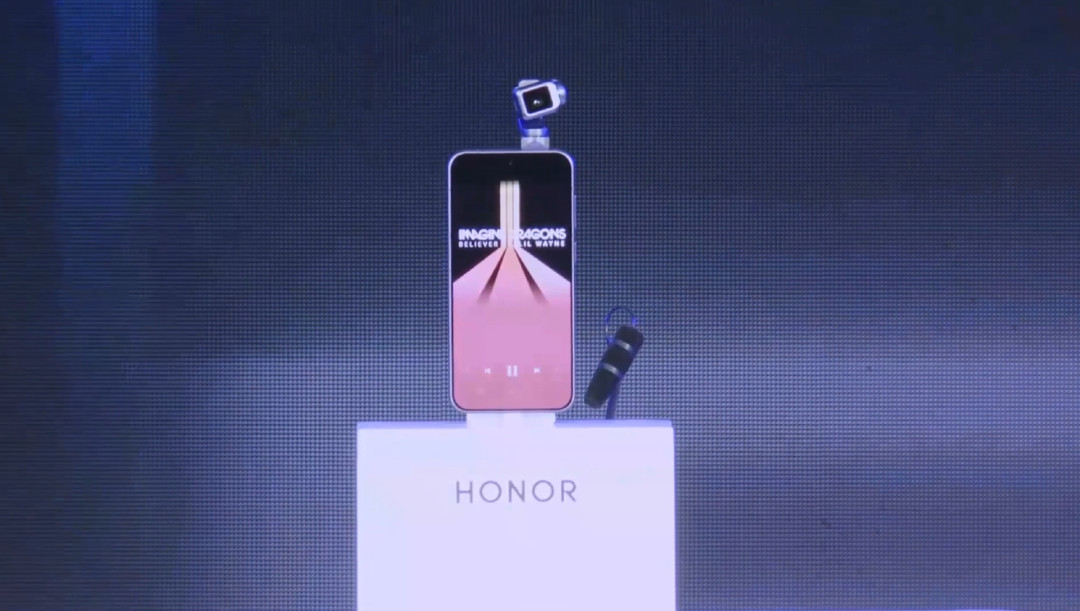 荣耀Robot Phone量产冲刺！2亿像素ARRI云台开启外场测试