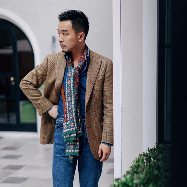 四五十岁的男人，尽量别穿短裤、紧身裤，换成这3种裤子更体面！