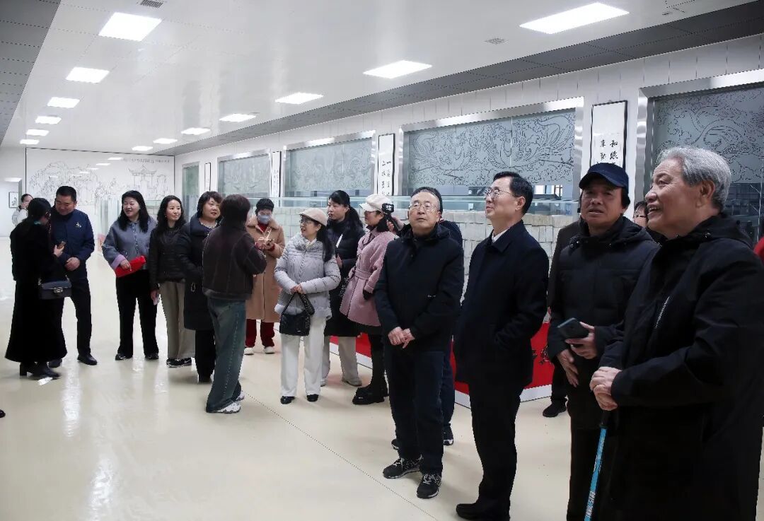 【作协快讯】马年开笔,文酒相逢——凤翔区作协走进“西凤”开展文学采风活动