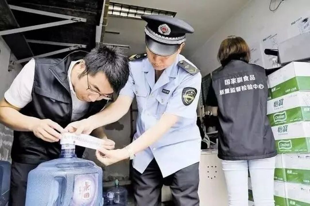 为什么廉价的桶装水不能购买?看完你就明白了