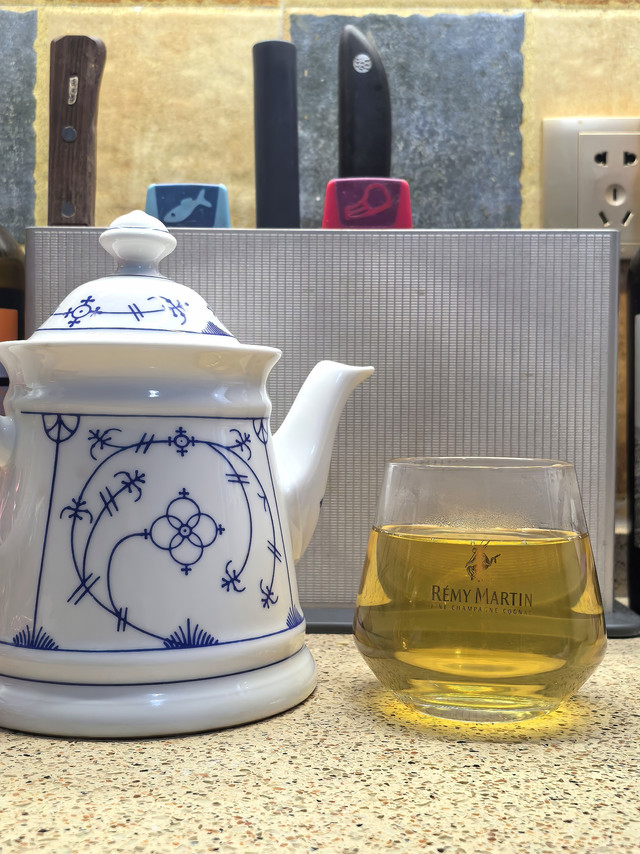 人到中年不得已，保温杯里泡枸杞！立顿·人参枸杞乌龙茶