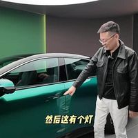 极狐全新αS5 进化高阶智驾 起步630公里续航 长续航版配800V超充