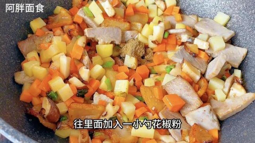 春天多吃这应季菜!加碗面粉一做,滑溜溜软香香,比蒸包子还简单