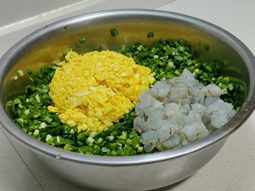 教你一个三鲜饺子,不出汤的小窍门,做法超级简单,薄皮大馅,一口爆鲜