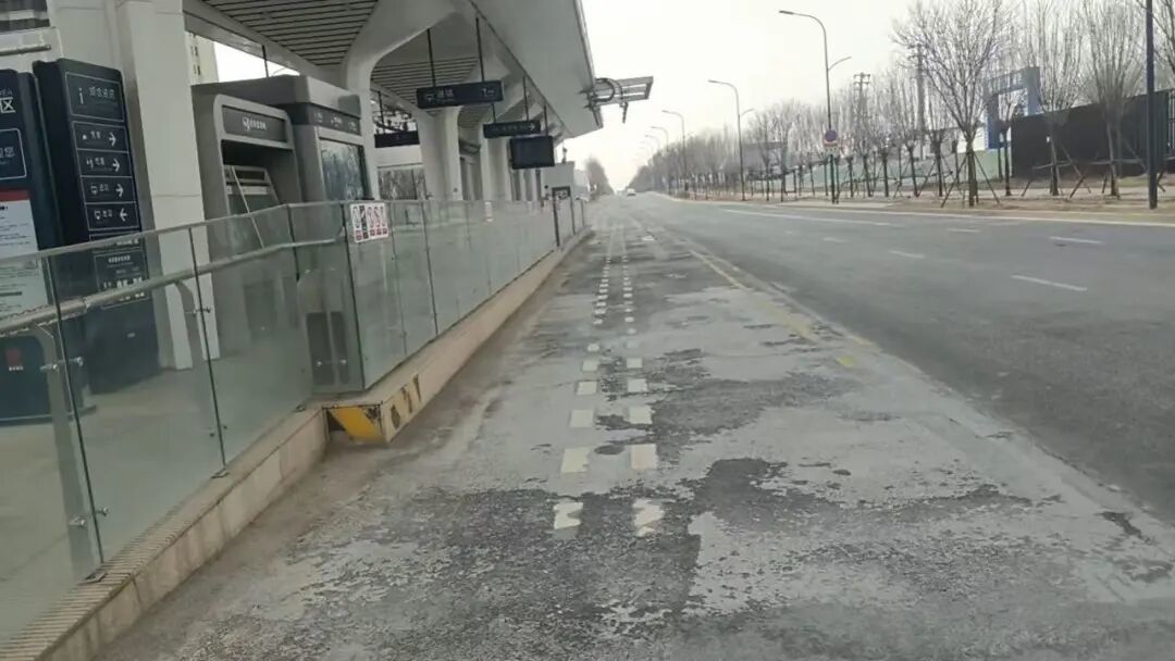 西北首条智轨停运:比公交载客多,比地铁造价低,为何跑不起来?