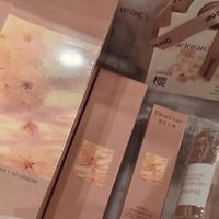  独特艾琳香氛礼盒：把“樱花盛开”装进女神节的礼物