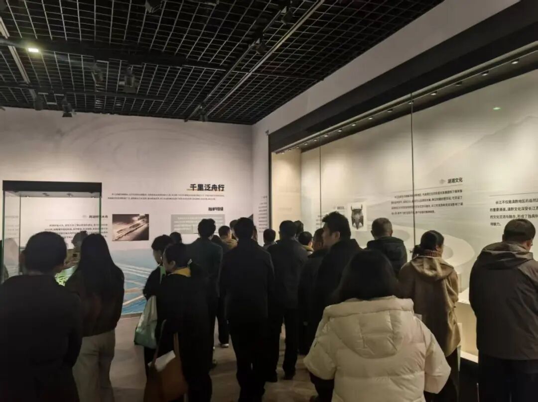 博物馆里春来早 金鞍玉辔启新章