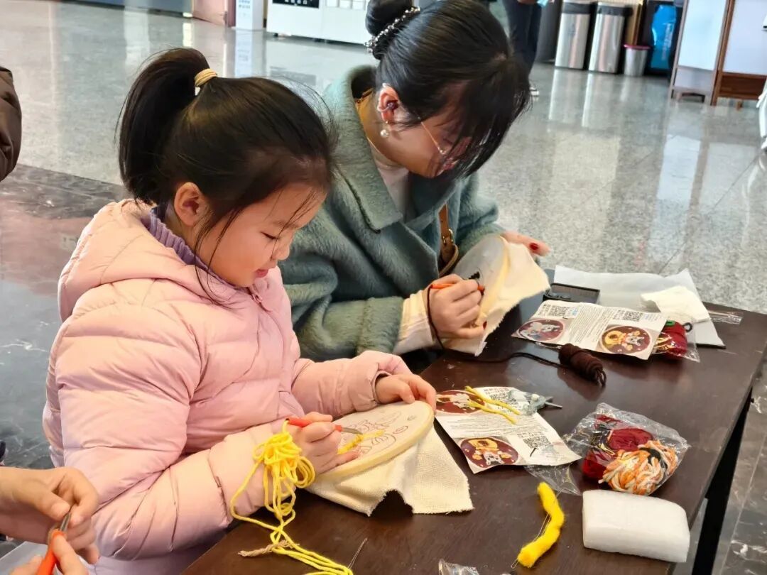 博物馆里春来早 金鞍玉辔启新章