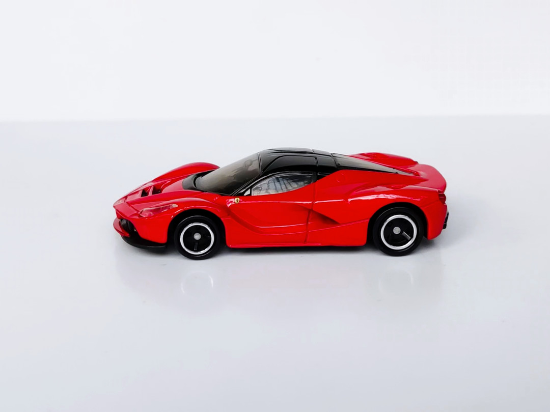 法拉利 Laferrari ~ TOMY