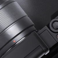 两百元预算搞定“补光+闪光”双需求？纽尔 A10L 评测