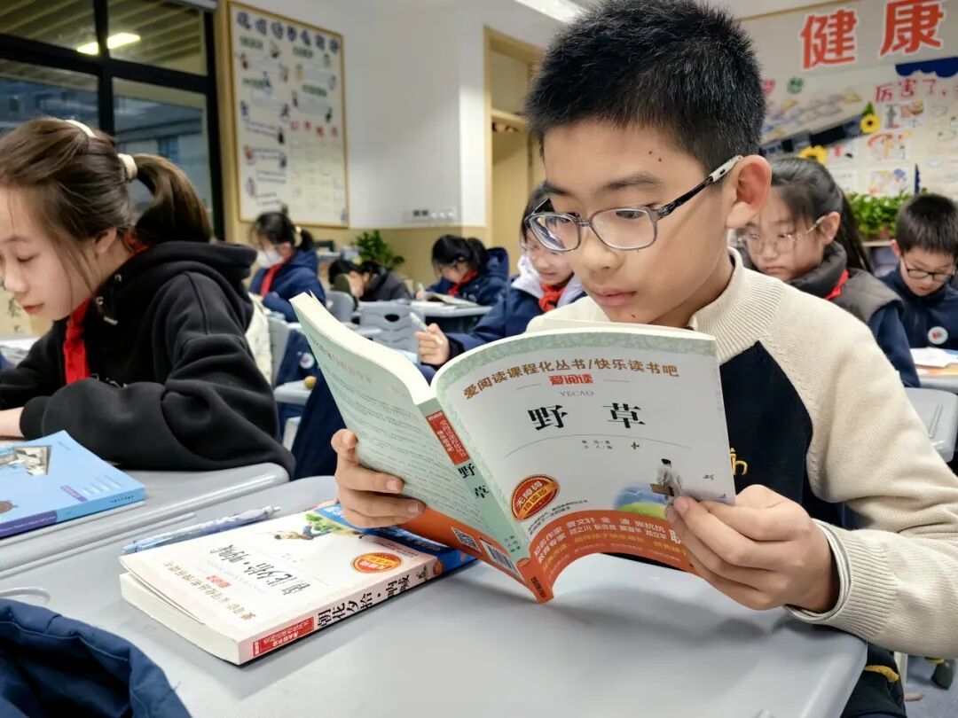 一场跨越百年的青春对话:在鲁迅的文字里,遇见成长的自己