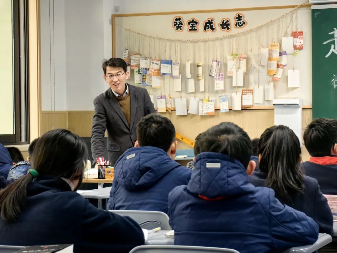 一场跨越百年的青春对话:在鲁迅的文字里,遇见成长的自己