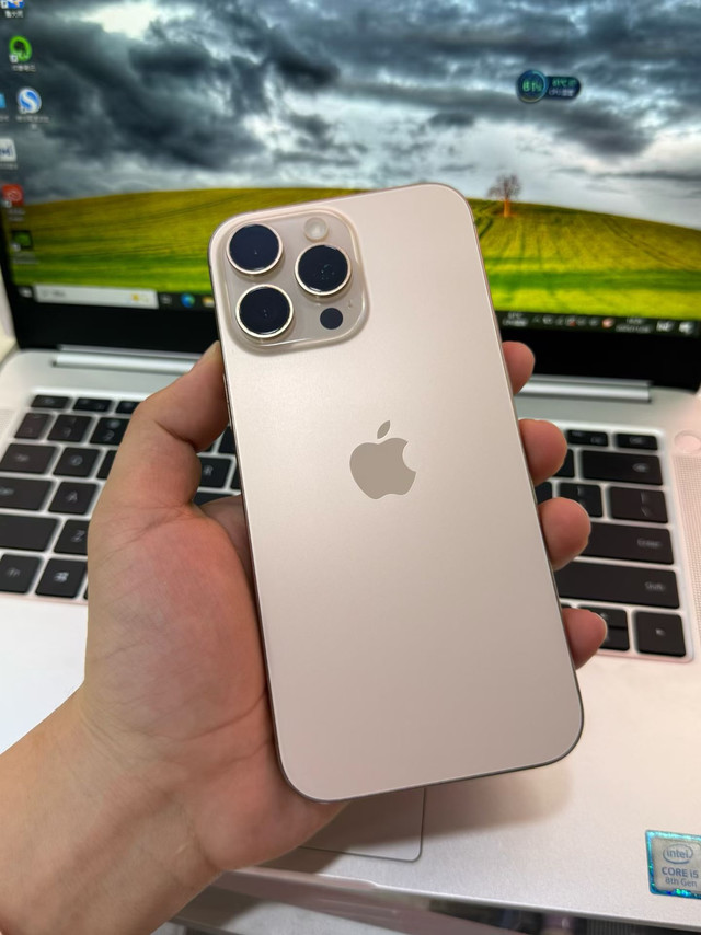 苹果16 Pro Max沙漠金：当我“科技单品”，选择了最不科技的暖色