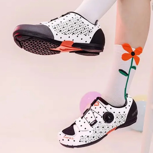 自由新踏板：为什么26年的第一双无锁骑行鞋，属于Genius x Wyve