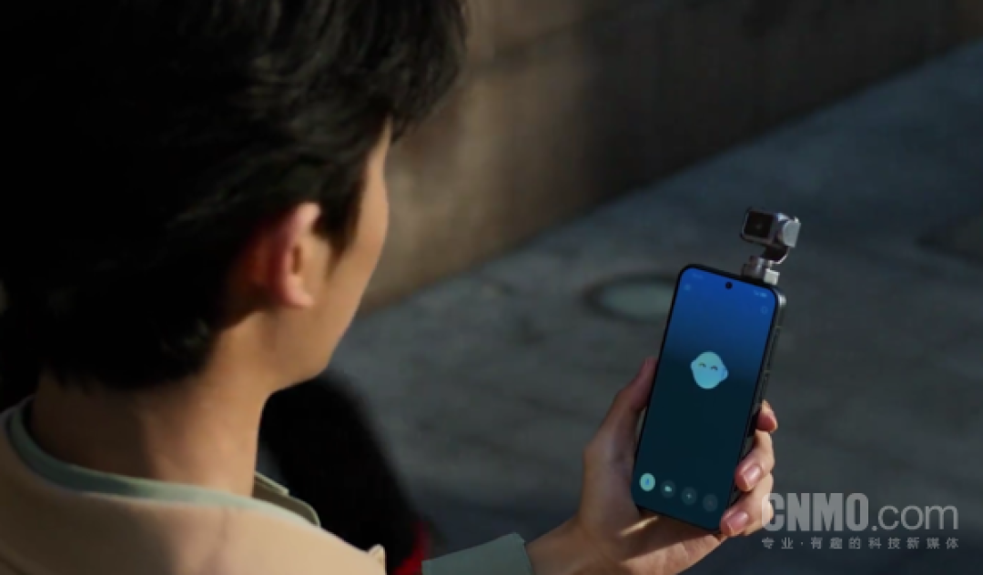 荣耀Robot Phone被曝今年8月量产 配机械臂云台系统