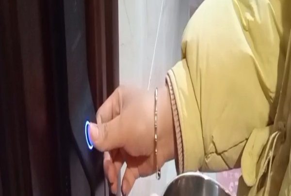 宫菱智能门锁测评：发烧性价比王者归来，暴利退位