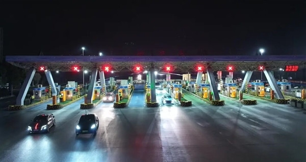 节假日集中出行拥堵加剧 全国人大代表：建议高速年度3000公里免费