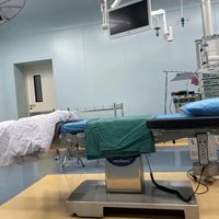 都说手术床太窄容易掉下去？手术室护士：你想多了......