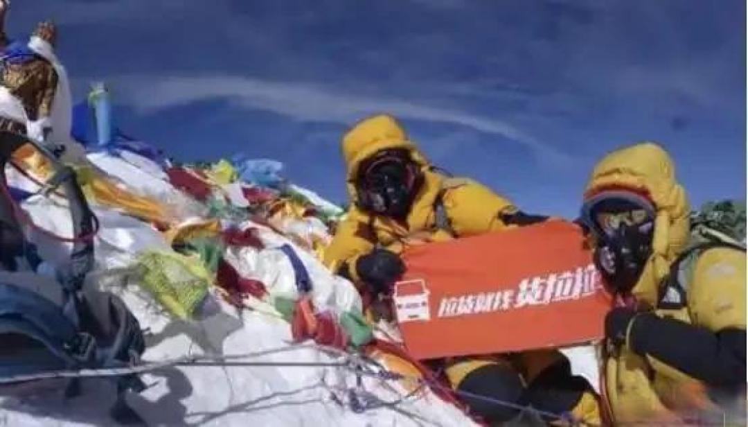被全网群嘲玩票，停更45天口碑反转，章泽天的播客终于找对路了！