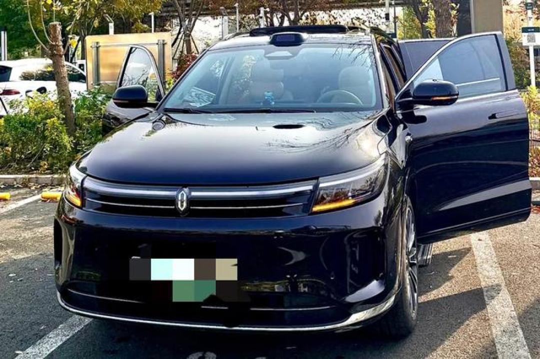 月销2.6万台的问界M7 到底是真香还是硬凑 开了三个月的车主说实话