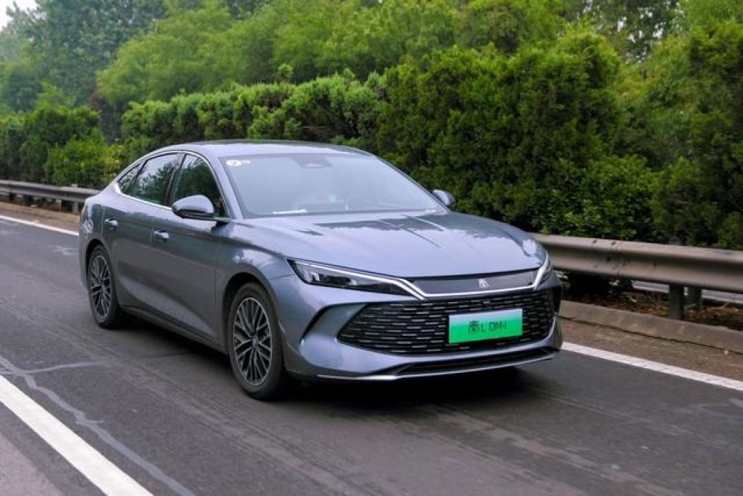 比亚迪这两款车首发DM6.0:充电5分钟跑400公里,1.8L+2300km续航
