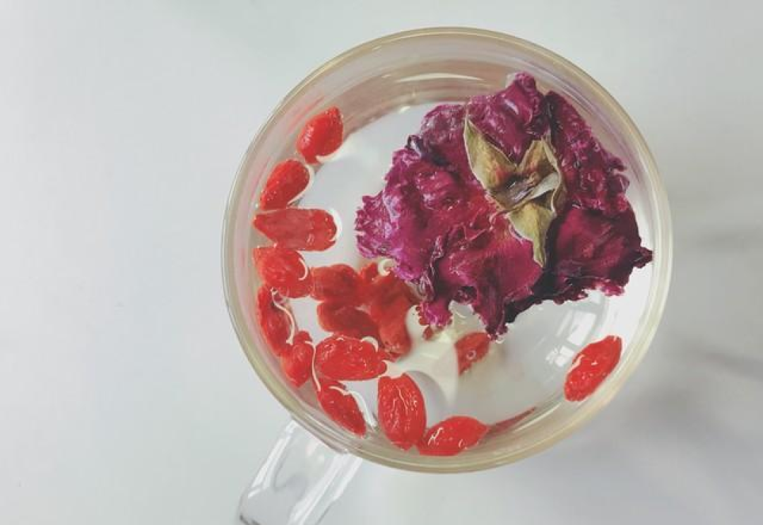 玫瑰花+它才是绝配！每天一杯，疏肝理气，女人越喝越年轻
