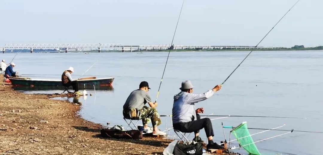长命百岁和钓鱼还有关系？原来垂钓好处这么多，以后去钓鱼终于有理由了