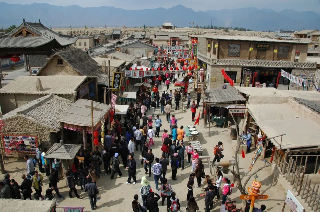 跟着音乐去旅行!2025贺兰山天籁之夜演唱会后这样玩才更尽兴