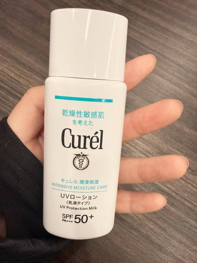 珂润防晒乳：干敏肌友好