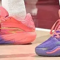 【NBA每日上脚】詹皇上脚黄金甲！安踏欧文3最美配色被锁定？