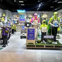 轻户外亲子装选购指南：五大品牌横评与成长设计解析