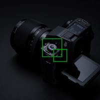 富士GFX100 II的8K视频：专业投入的明智之选还是过度营销？65%用户力挺，35%质疑