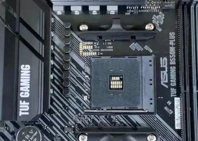 咸鱼大量流出538元库存全新盒装华硕B550M重炮手主板，10相供电！