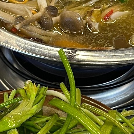 深夜觅食：探寻城市中的温暖美食